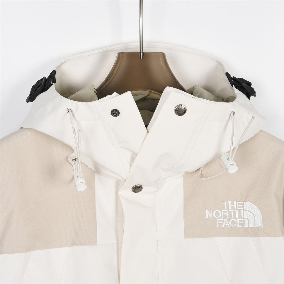 The North Face Men's Off White And Beige Color Block Hooded Mountain Jacket