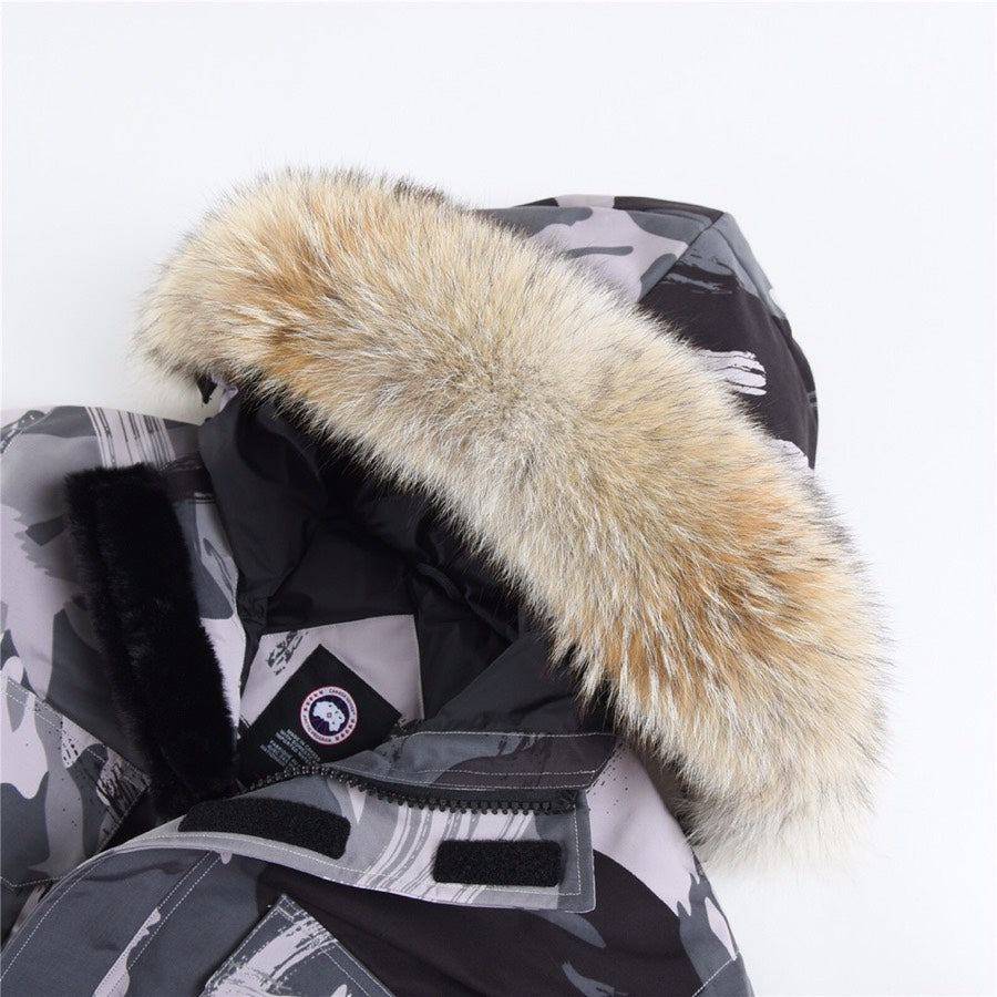 Canada Goose Women's Men's Coyote Fur Down Parka Jacket - Grey Camo