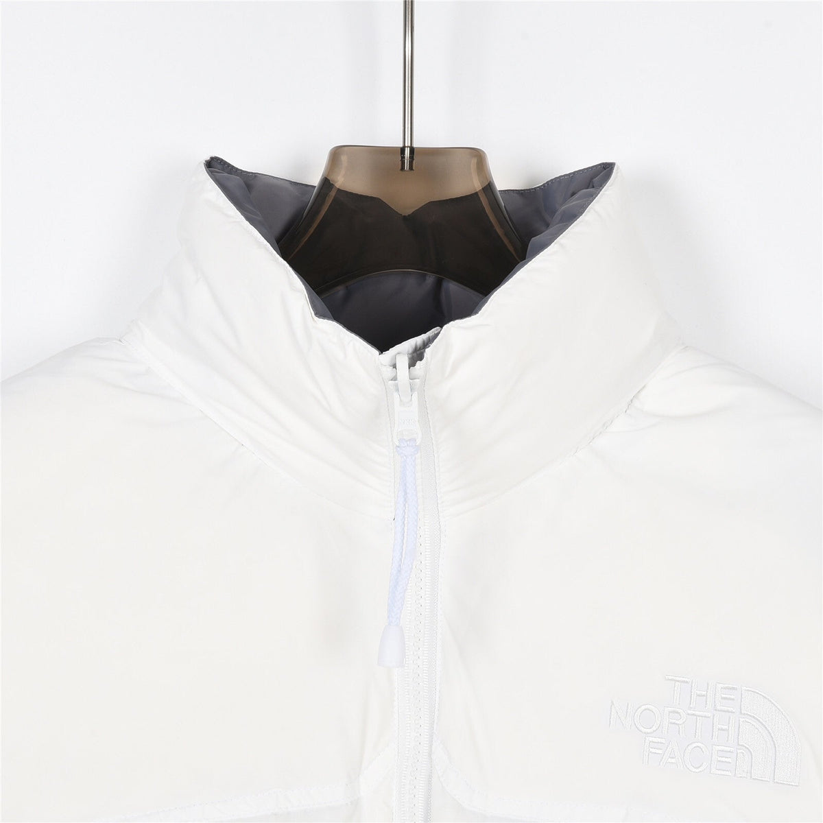 The North Face Stand Collar Puffer Jacket | Solid White | Women's & Men's Streetwear Style