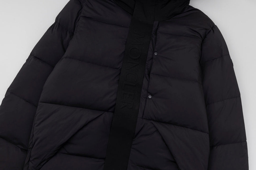Moncler Women's Men's Thick Short Hooded Down Jacket - Black