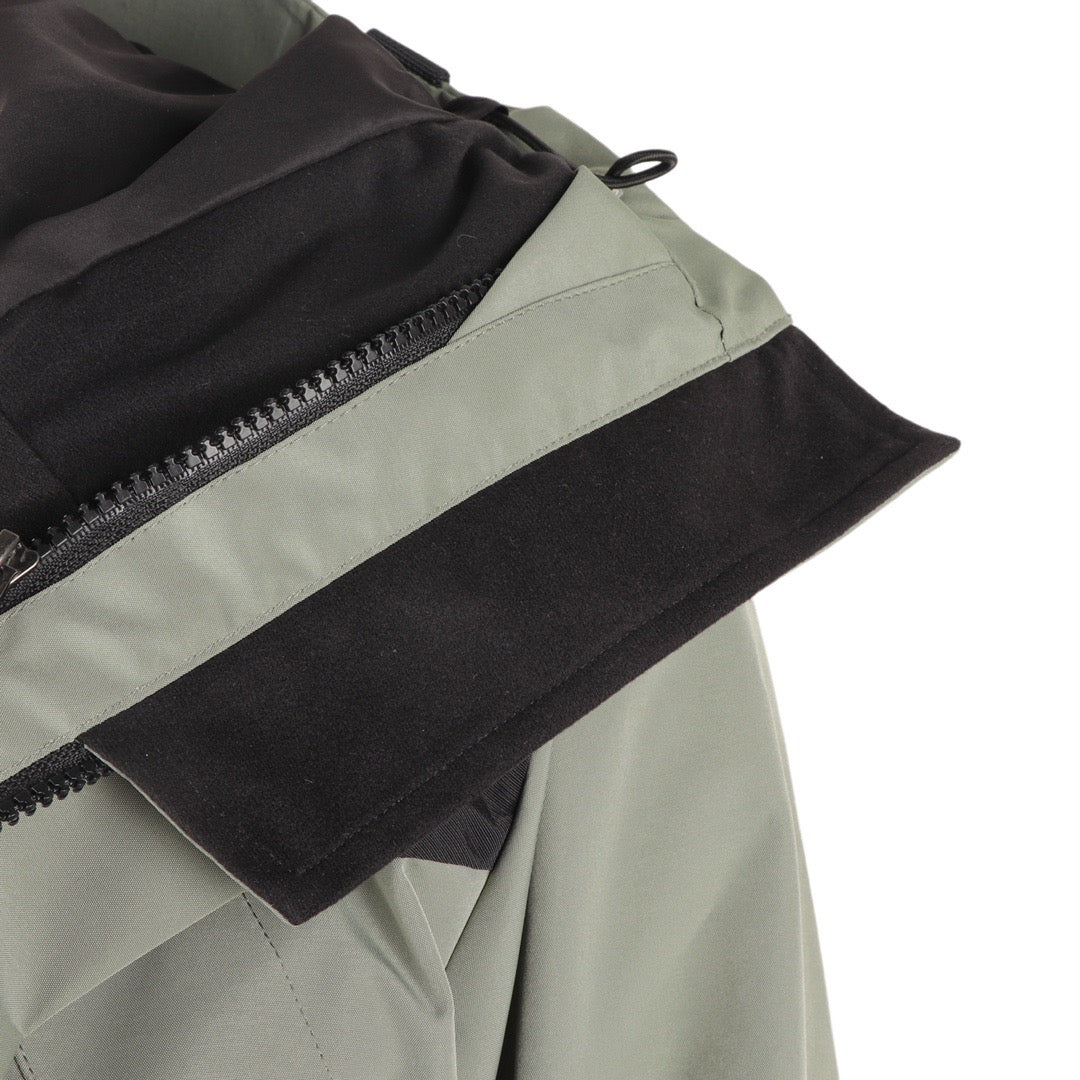 The North Face Women's Men's GORE-TEX Hooded Mountain Jacket - Sage Green & Black Color Block Waterproof Shell
