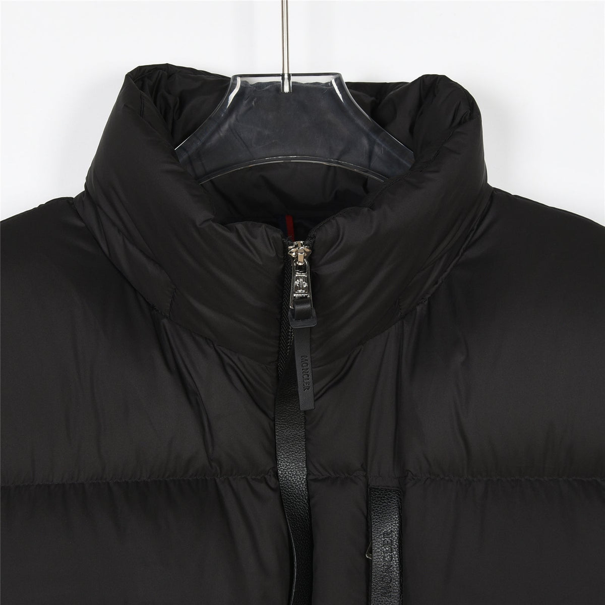 Moncler Women's Men's Thick Stand Collar Down Jacket - Black