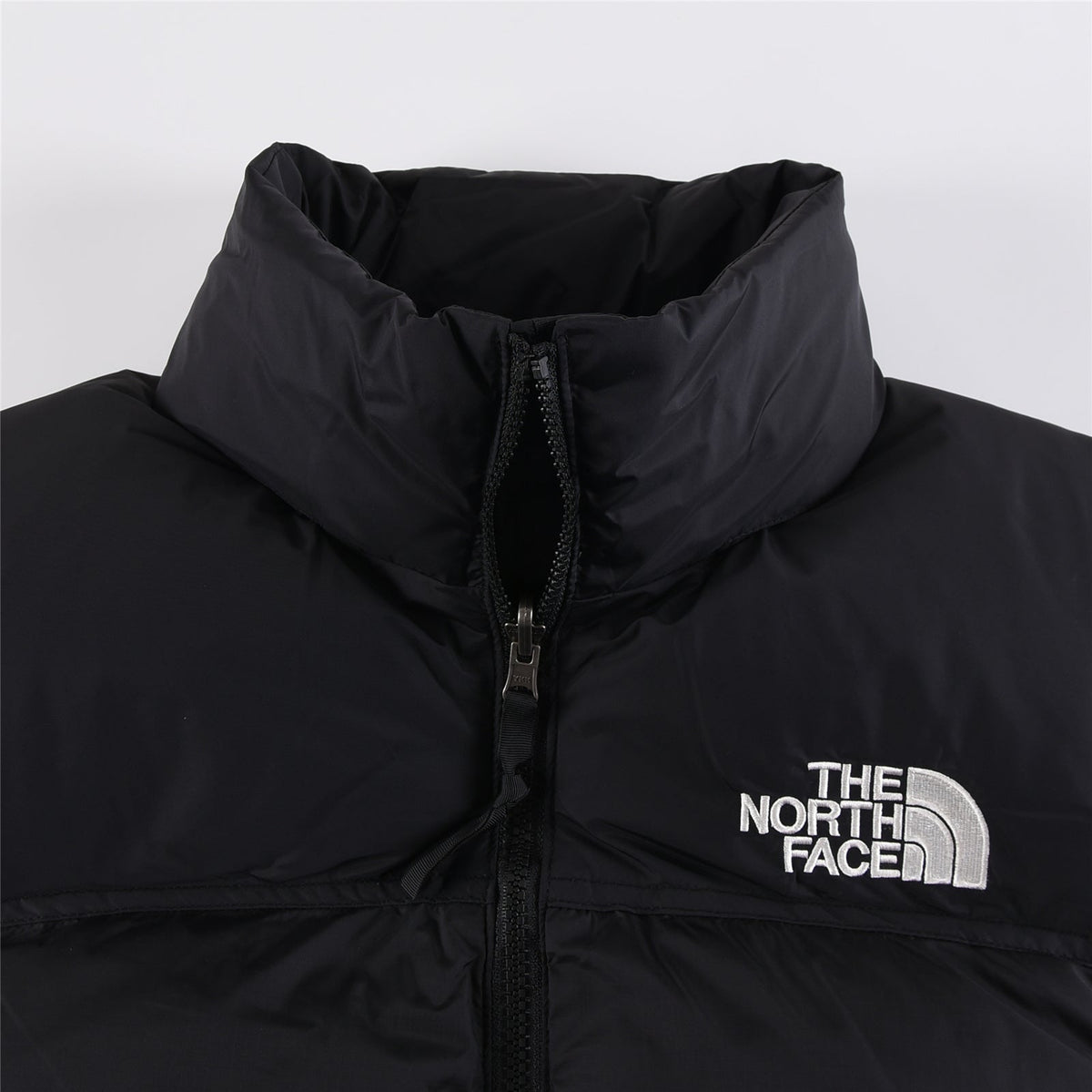 The North Face 700 Fill Puffer Vest | Black | Women's & Men's Layering Style