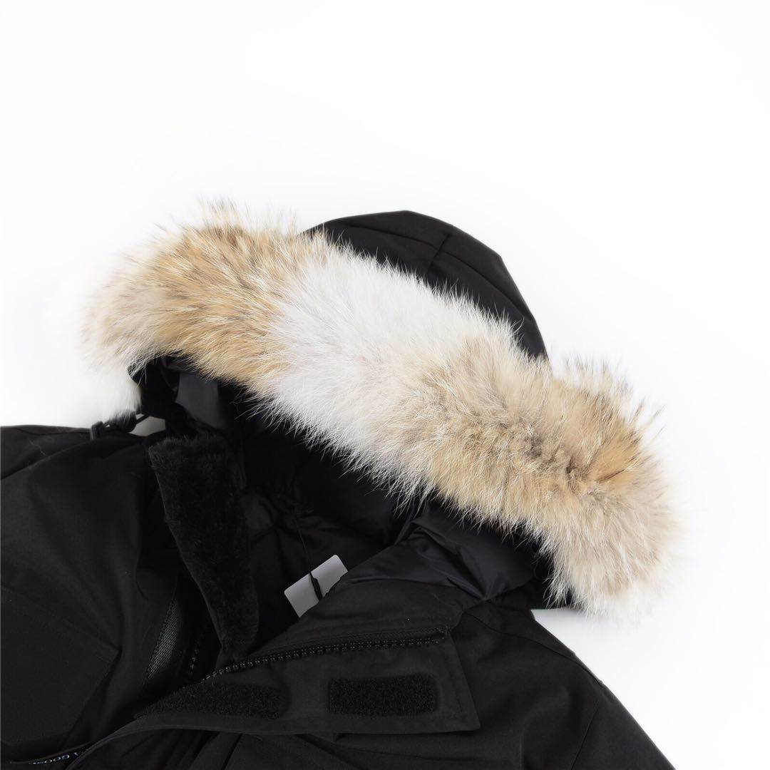 Canada Goose Women's Men's Fur Hood Parka Jacket - Black
