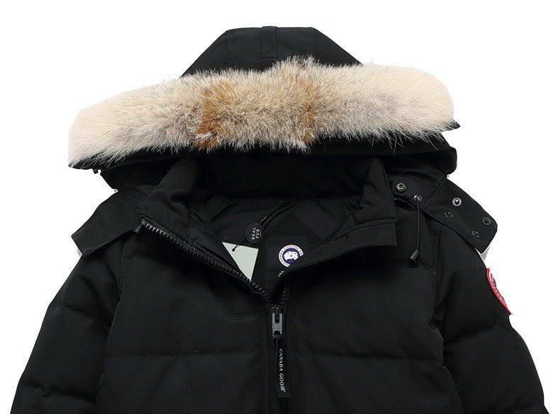 Canada Goose Women's Men's Short Hooded Down Jacket with Coyote Fur - Black