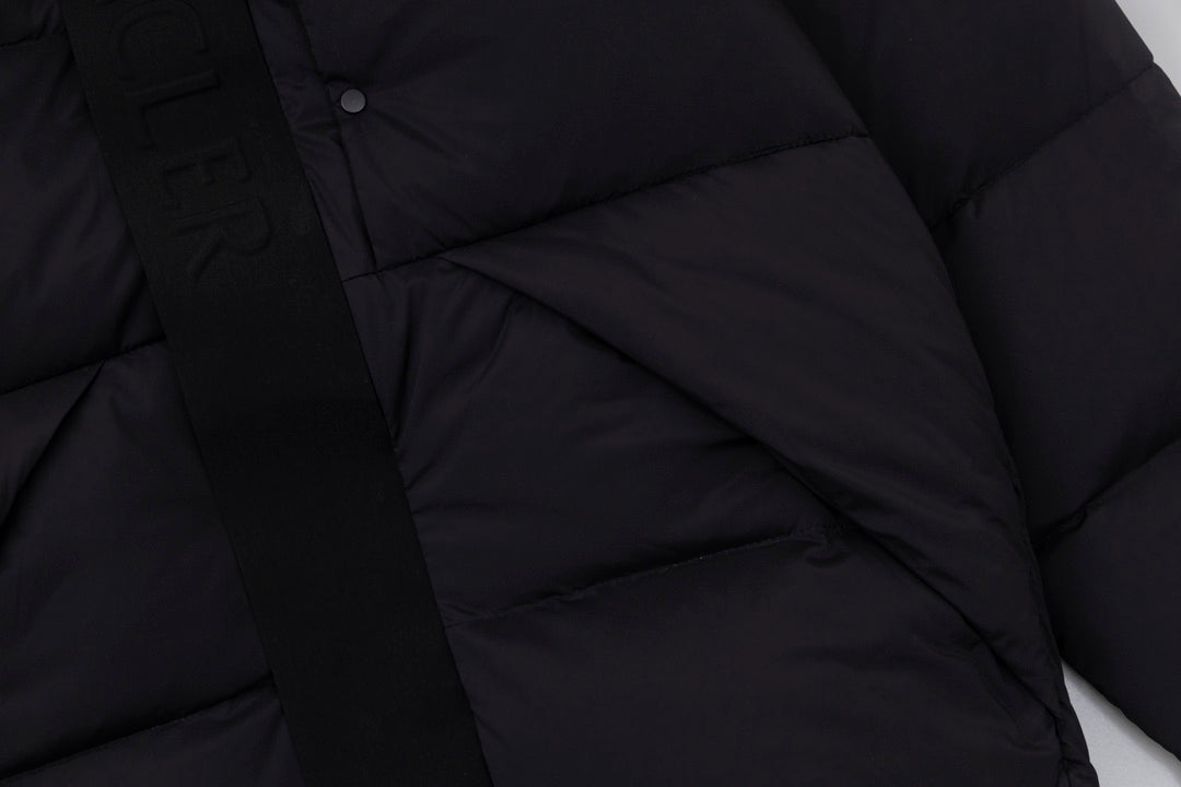Moncler Women's Men's Thick Short Hooded Down Jacket - Black