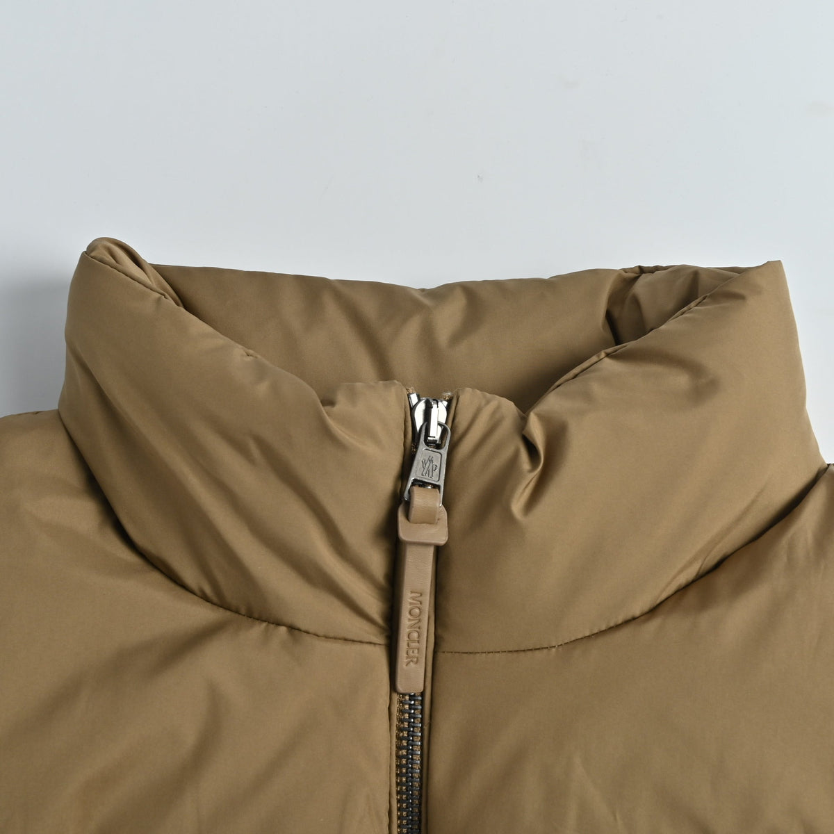 Moncler Women's Men's Thick Stand Collar Down Jacket - Khaki