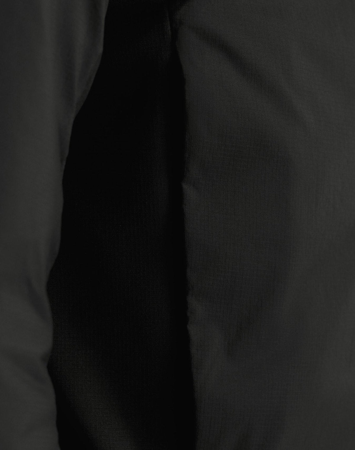 Arc'teryx Men's Atom Jacket | Black Insulated Jacket