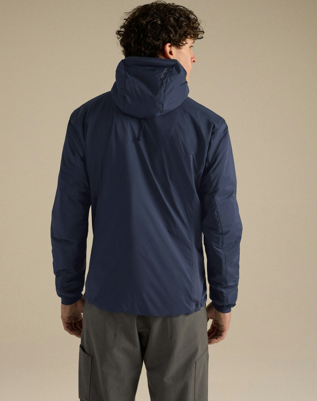Arc'teryx Men's Atom Hoody | Black Sapphire