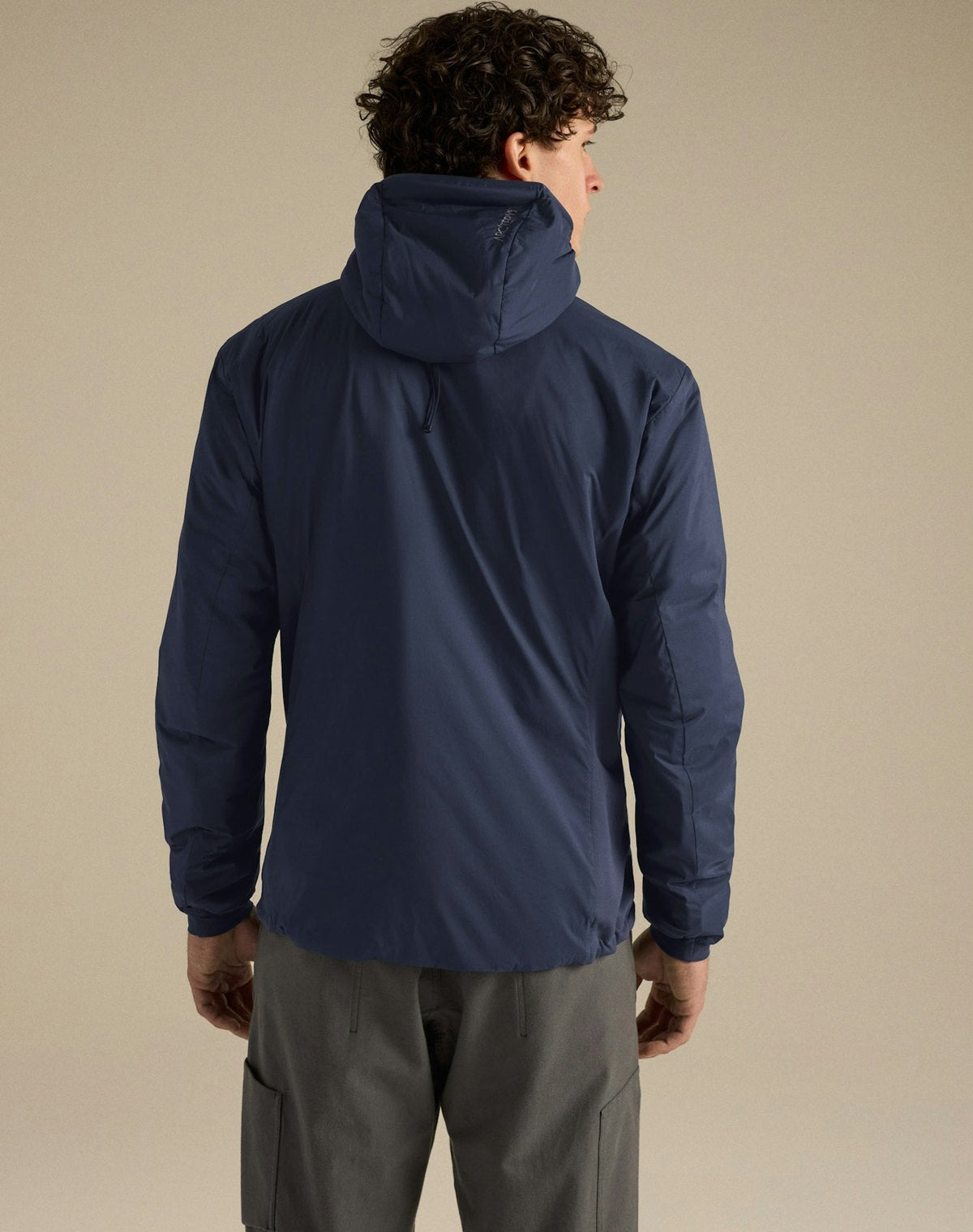 Arc'teryx Men's Atom Hoody | Black Sapphire