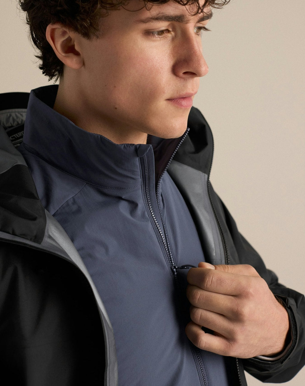 Arc'teryx Men's Atom Vest | Black Sapphire