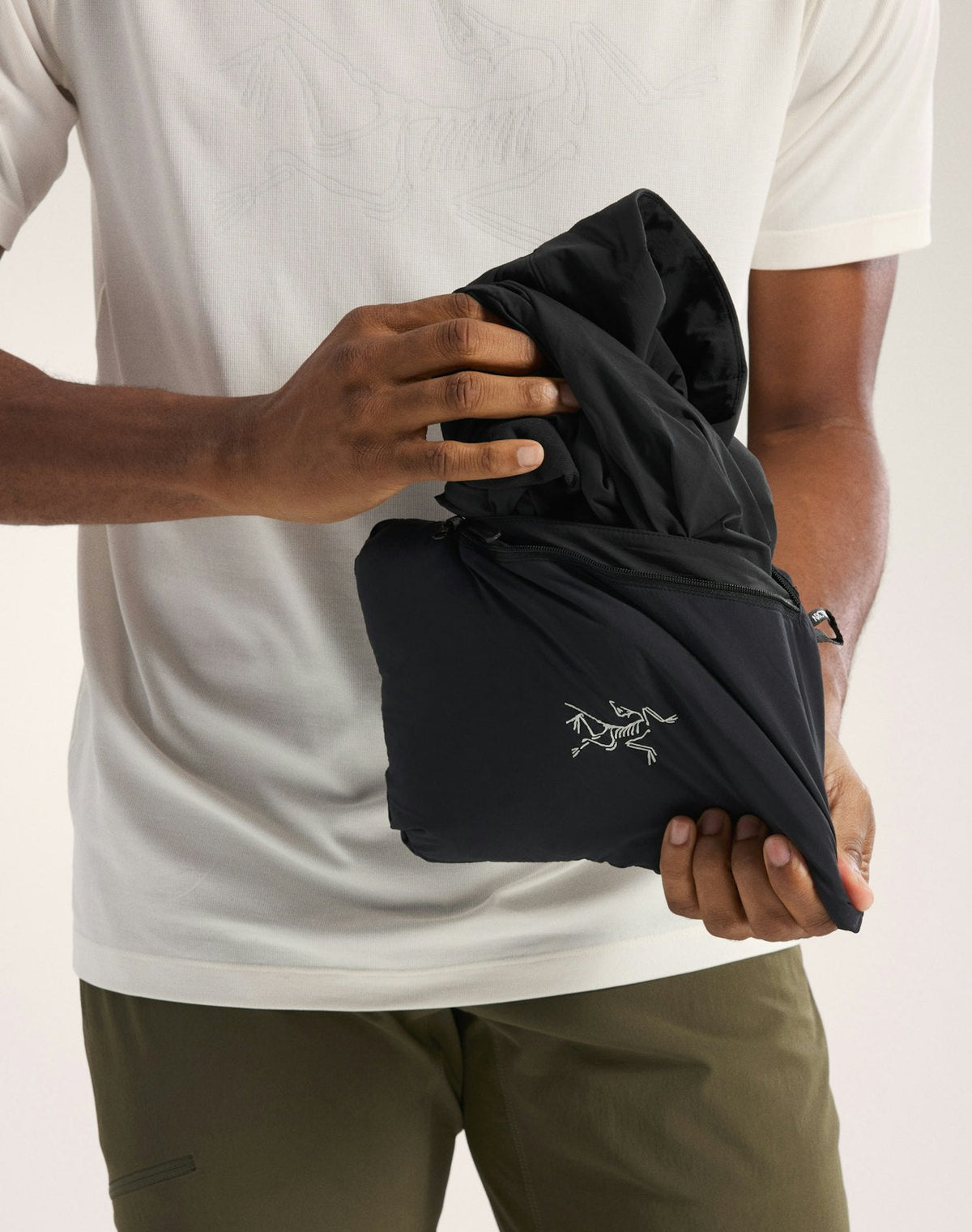 Arc'teryx Men's Atom Jacket | Black