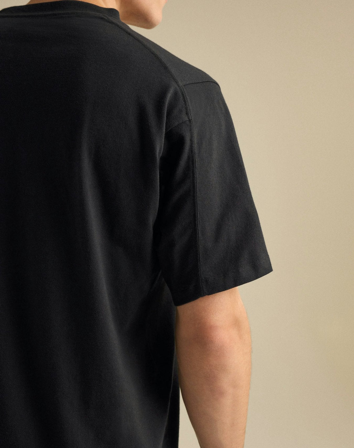 Arc'teryx Men's Emblem Crew Short Sleeve Shirt | Black