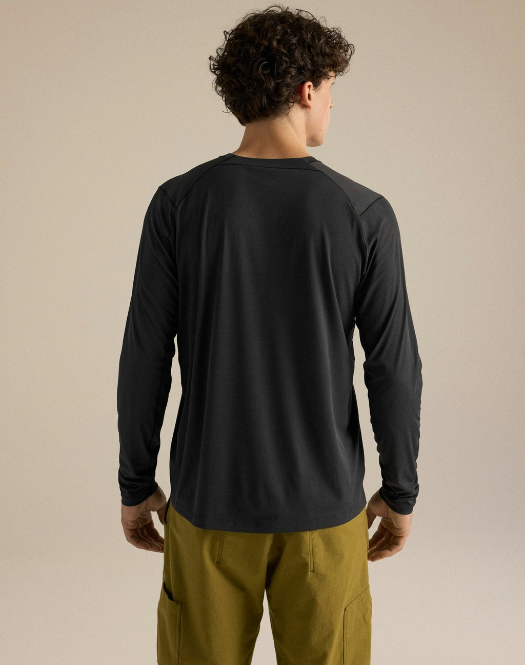 Arc'teryx Men's Cormac Crew Long Sleeve Shirt | Black