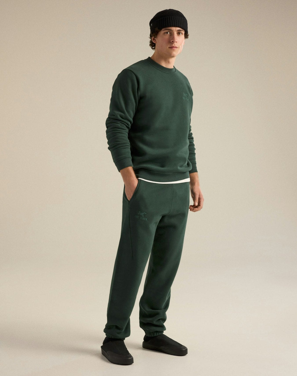 Arc'teryx Emblem Fleece Crewneck Sweatshirt – Black Sapphire
