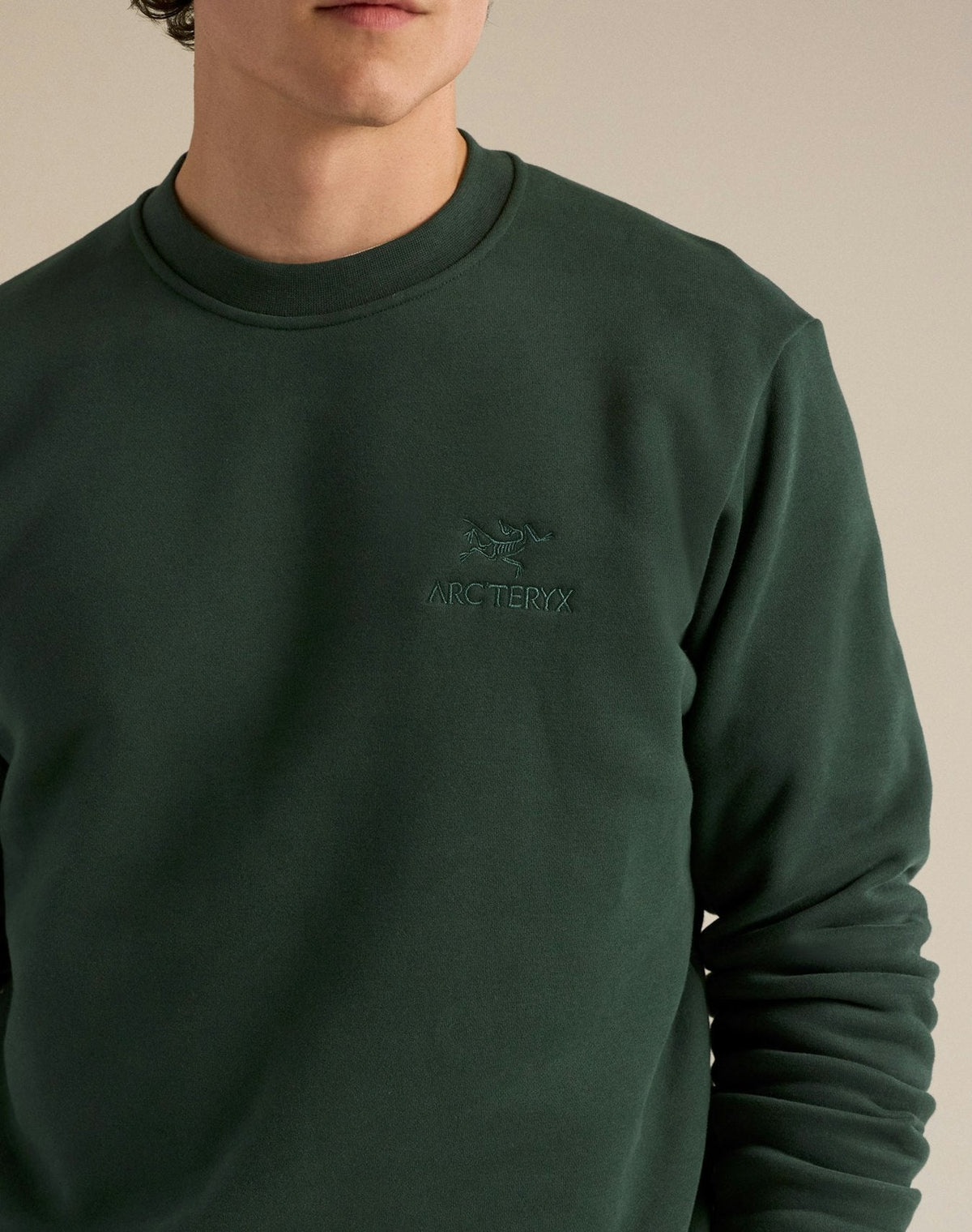 Arc'teryx Emblem Fleece Crewneck Sweatshirt – Black Sapphire