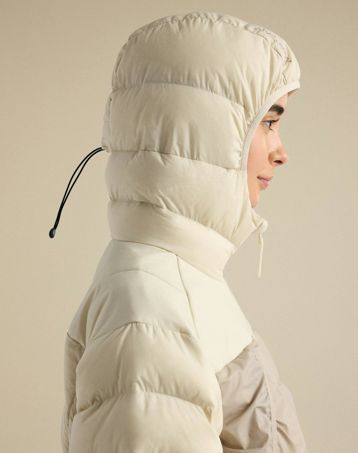 Arc'teryx Omineca Women's Short Jacket – Cream / Beige