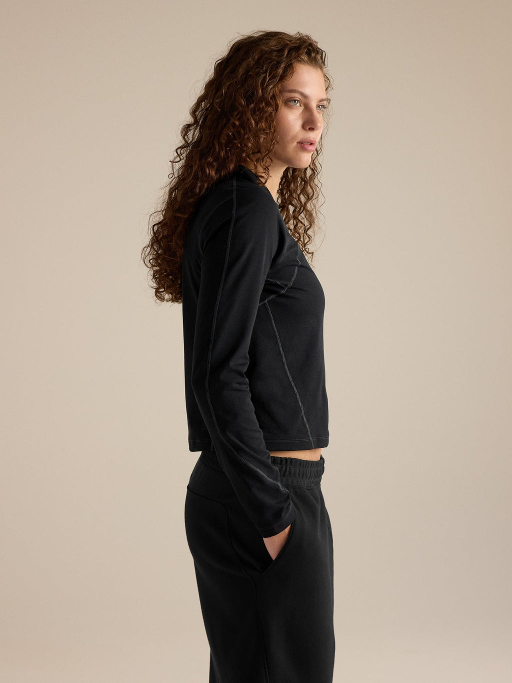 Arc'teryx Women's Long-Sleeve Crew Base Layer – Black